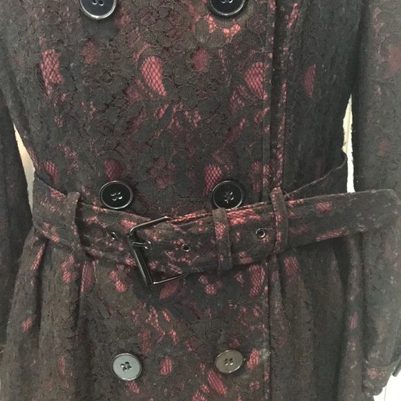 Lovely lace jacket! - Picture 3 of 5